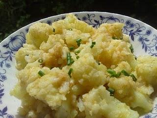 Karfiol (Blumenkohl) mit Butter und Brösel