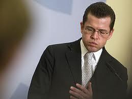 Plagiats-Affäre: Wissenschaftler machen Front gegen Guttenberg