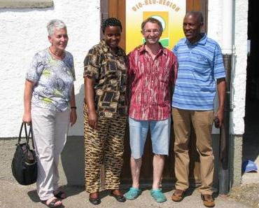 Helfen durch teilen – Besuch aus Tansania in der Bio-Heu-Region