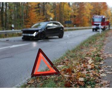 Busunfall Mahlberg – Reisebus kollidiert mit Lkw