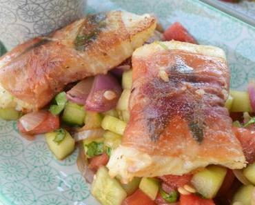 Sommergefühle ahoi! Heilbutt-Saltimbocca mit Melonen-Gurken-Salat