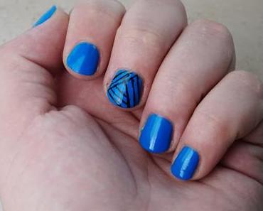 Essie make some noise + Basket case Nail