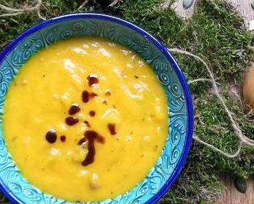 Hallo Herbst: Kürbissuppe mit wärmenden Gewürzen, Lauch und Hackfleisch