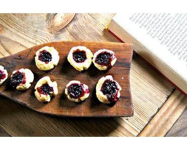 monday on my table: Brombeer Mürbchen Gebäck