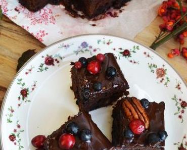 Schokostückchen zum Verlieben! Heidelbeer-Brownies mit Cranberries und Pekannüssen