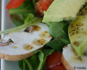 Ein toller Energielieferant: Avocado-Champignon-Salat