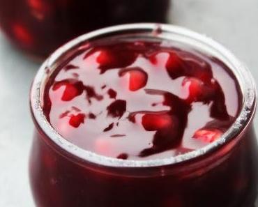 Narlı Pelte / Kirschgrütze mit Granatapfelsamen