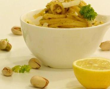 Rezept: Nudeln mit Zitronensauce und Pistazien