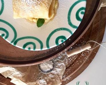 Palatschinke mit Zimteis auf Apfel – Winterliches Dessert aus Österreich