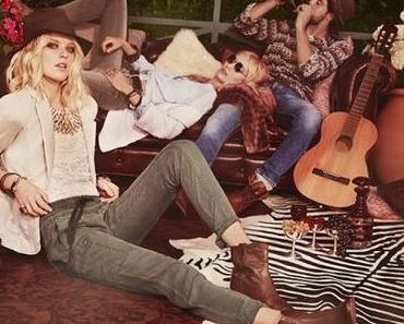 comma und comma casual identity