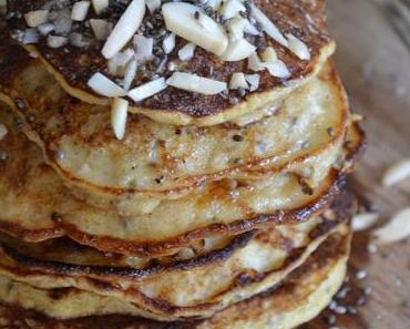 Bananenpancakes mit Honig und Mandeln, OHNE Mehl