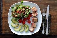 Topinambur mit Speck, Avocado, Tomaten & Leinöl – Walnuss – Salat