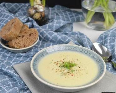 Cremige Kartoffel Käse Suppe / Creamy Potao Soup with Cheese and Herbs