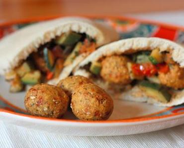 Rezept: Falafel im Brot mit Hummus