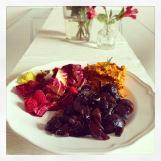 Der Frühling ist da – Zeit für farbenfrohes Essen (Süßkartoffelpüree mit Balsamicoschalotten)