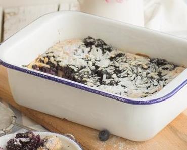 Blaubeer-Clafoutis mit Mandeln  (Werbung)