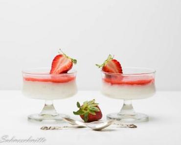 Waldmeister Creme mit Erdbeeren