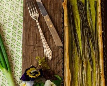 Frühlingsgrün: Tarte mit Frühlingszwiebeln und Erbsen-Ricottacreme