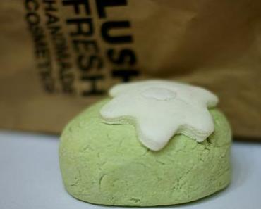 [366/115] – Review – Lush “Pop In The Bath”