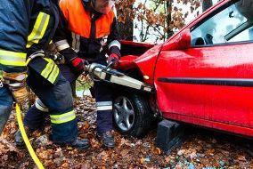 Unfall Peterzell – Auto geht in Flammen auf – Fahrer kommt ums Leben
