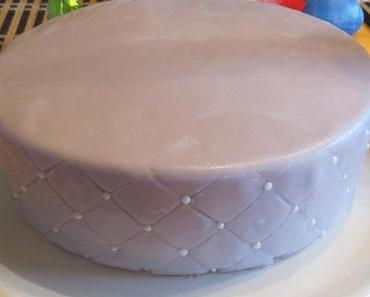 Vanille-Himbeer-Johannisbeer-Schichttorte