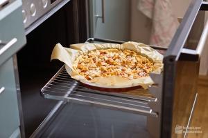 Rhabarber-Tarte mit Mandelstreuseln