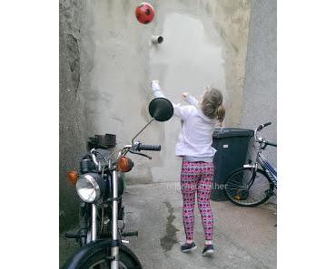 „Mama, dem seine Eltern haben eine Firma und sind reich“