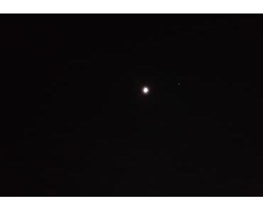 Foto: Jupiter schrammt am Mond vorbei