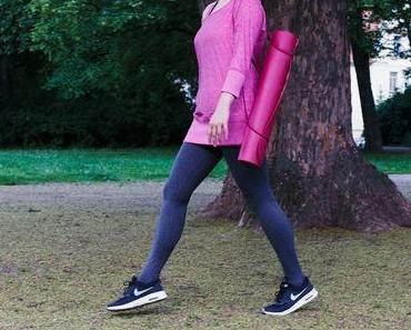 Fitnessoutfits zum Yoga und Laufen