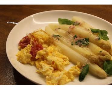 Spargel mit Rührei und Basilikum-Vinaigrette