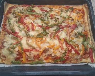 Hühnchen-Paprika-Pizza
