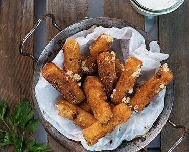 Frittierte Käsesticks mit Sauerrahm Dip