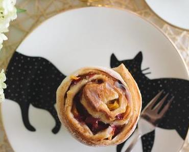 Saisonal Backen: Pflaumen-Zimtschnecken