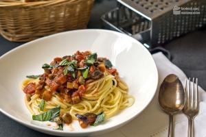 Spaghetti alla Puttanesca: Bella Italia!