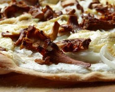 Flammkuchen mit Munster und Pfifferlingen