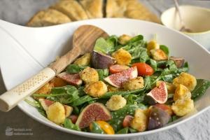 Spinatsalat mit Feigen & Kokos-Mozzarella