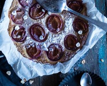 Zwetschgen Clafoutis mit Scotch und Haslnüssen