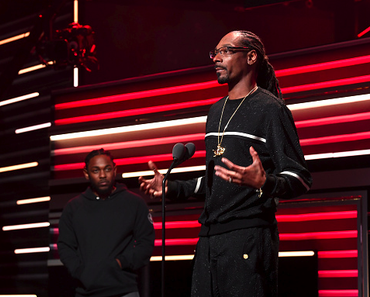 Kendrick Lamar Presents Snoop Dogg with ‘I Am Hip Hop’ Icon Award