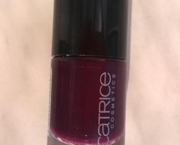 [Nail Saturday] Catrice Ultimate Nail Lacquer 121 Plump Around + essence the gel nail polish 87 gossip girl