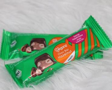 veganz choc bar Hazelnut Review - vegan Nomnom #01