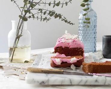 Rote Beete Kuchen mit Kokostopping / Beetroot Chocolate Cake with Coconut Topping