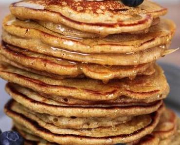 American Pancakes mit Ahornsirup