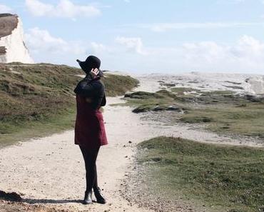 Wenn du gehst – Outfit mit Latzrock in Wildlederoptik