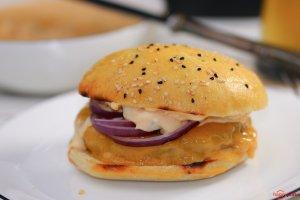 Chili Cheese Burger mit selbstgemachter Sauce