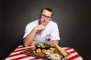 TGI Fridays am Schubertring feiert 15. Geburtstag mit neuer Speisekarte