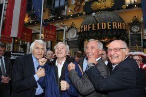 Boxlegende Hans Orsolics feierte freudestrahlend 70 Jahre „potschertes Leben“ im Marchfelderhof