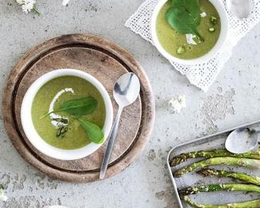 Spargelcremesuppe mit Weißwein und Blattspinat / Asparagus Soup with Spinach