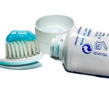 Tag der Zahnpastatube – der amerikanische National Toothpaste Tube Day