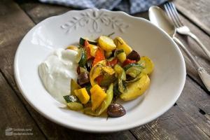 Ofengemüse mit Zitronen-Joghurt-Dip