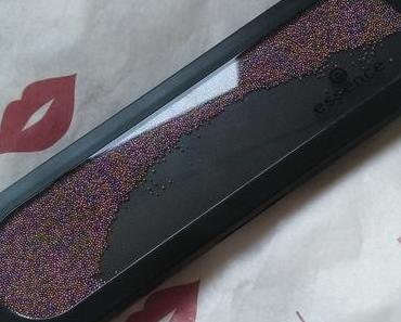 essence live. laugh. celebrate! eyeshadow palette, Farben: 04, 08, 09, 10 (LE) + essence live. laugh. celebrate! glitter lipstick 01 bring on the bling (LE)